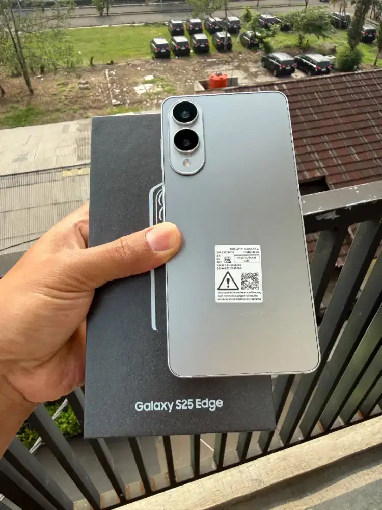 Samsung S25 EDGE
TITANIUM SILVER
12GB/256GB