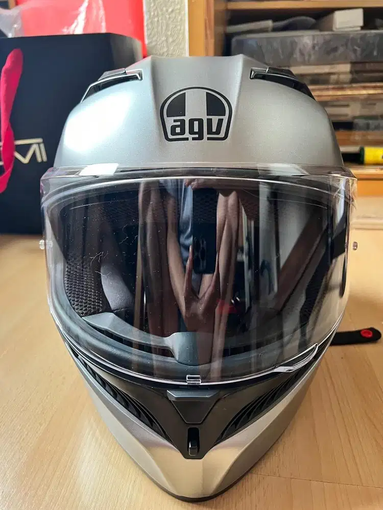 helm K3 AGV seperti baru
