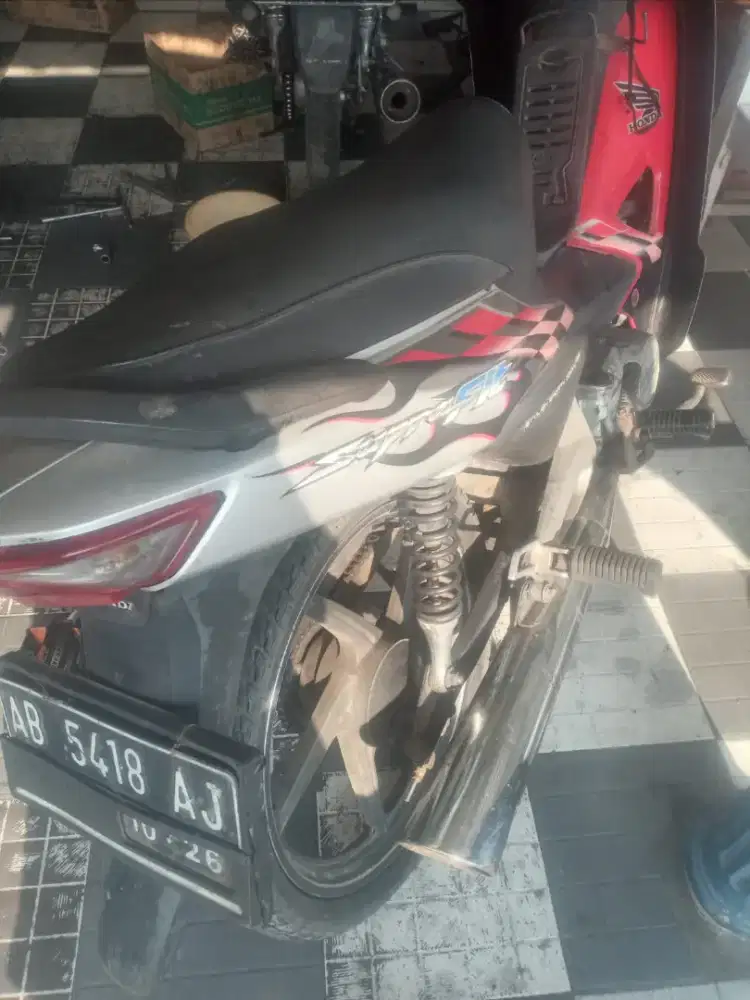 Supra fit bagasi CW THN 2006 plat AB Bantul