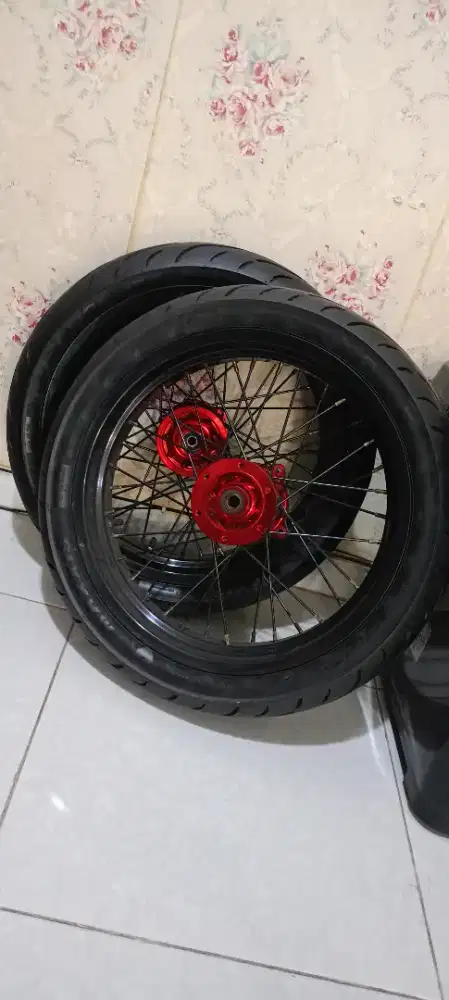Paket sparepart bks Kawasaki KLX 150 - velg + ban maxxis + cover body