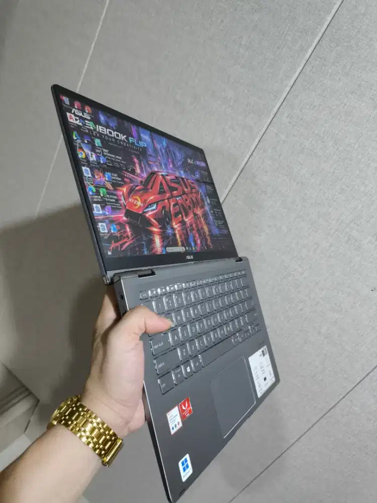 Laptop Sultan ASUS Zenbook Lipat SSD 512GB Layar Gorilla Glass