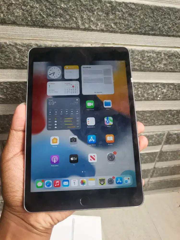 Jual cepat ipad mini 4 64GB 4G seluler fullset