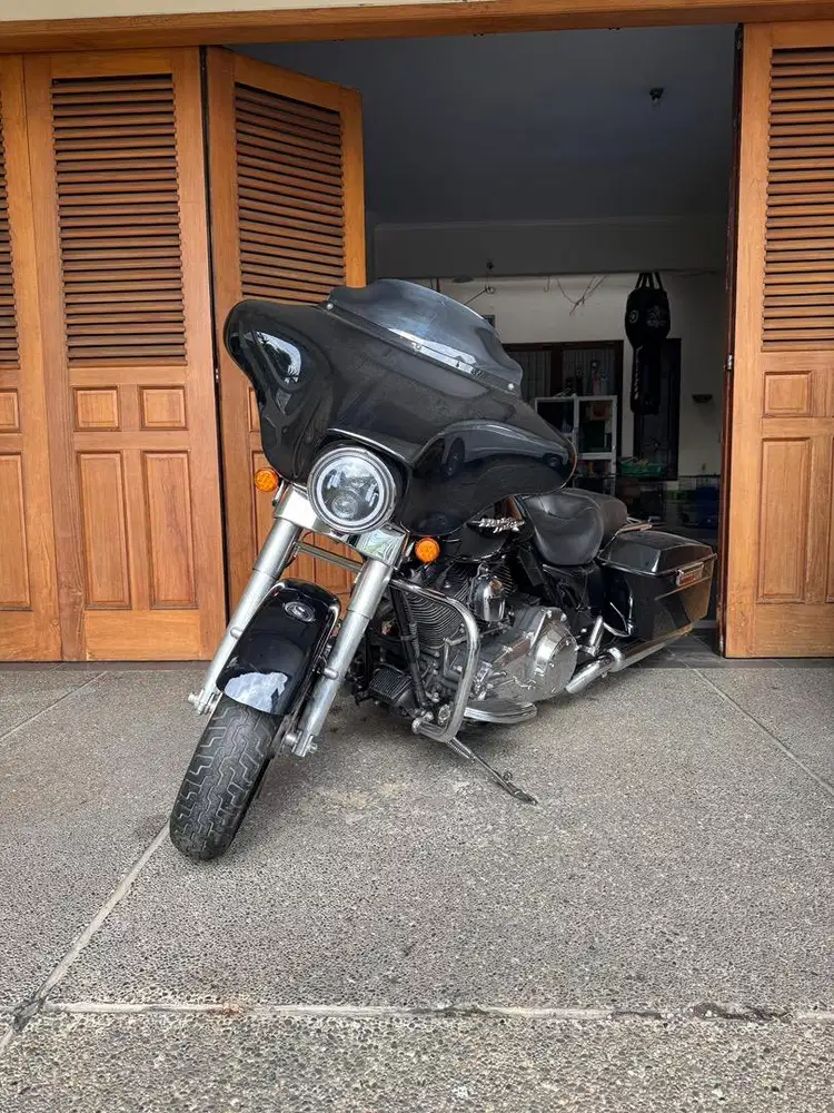 Harley Davidson Street Glide 2008 not road king sportster