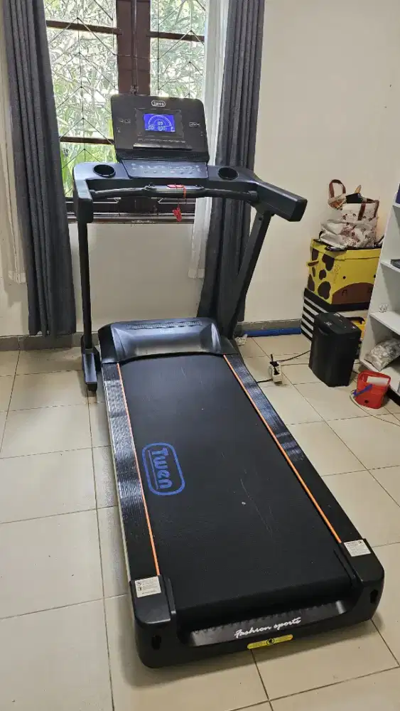 Big Treadmill Twen T7700 Auto Incline Ukuran Besar