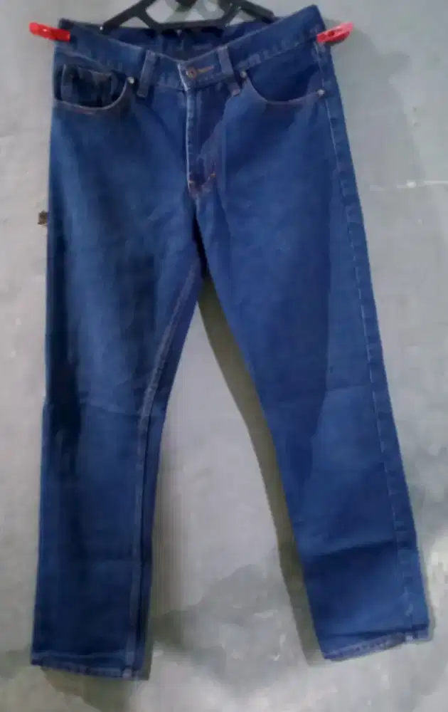 Celana panjang Levis pria size 30
