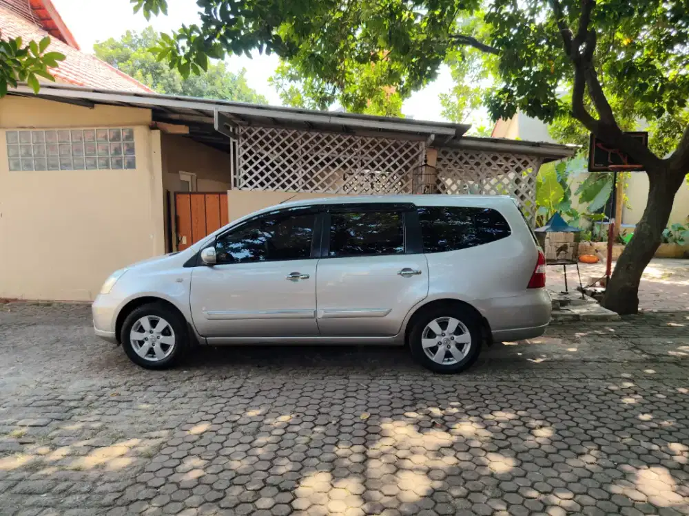 Nissan Livina XV AT 1.5 Low KM