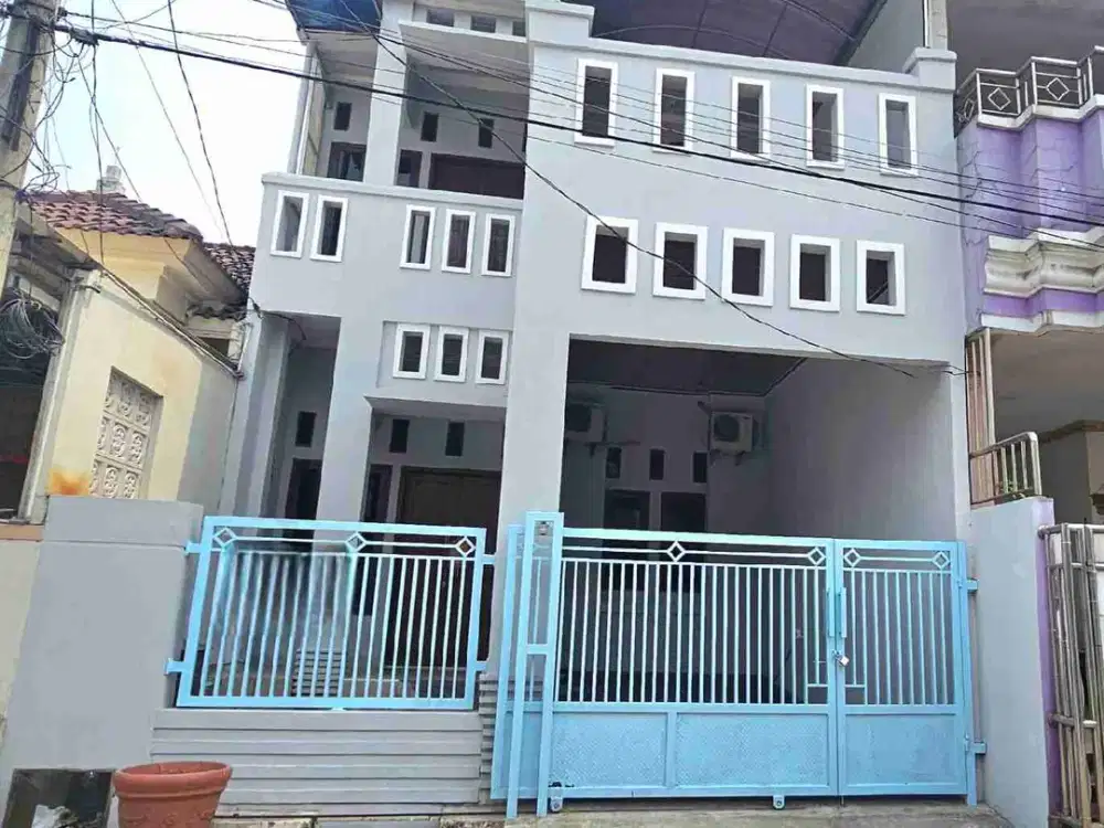 Dijual  Disewakan Rumah 2 Lantai di  Boulevard Hijau Harapan Indah Bekasi
