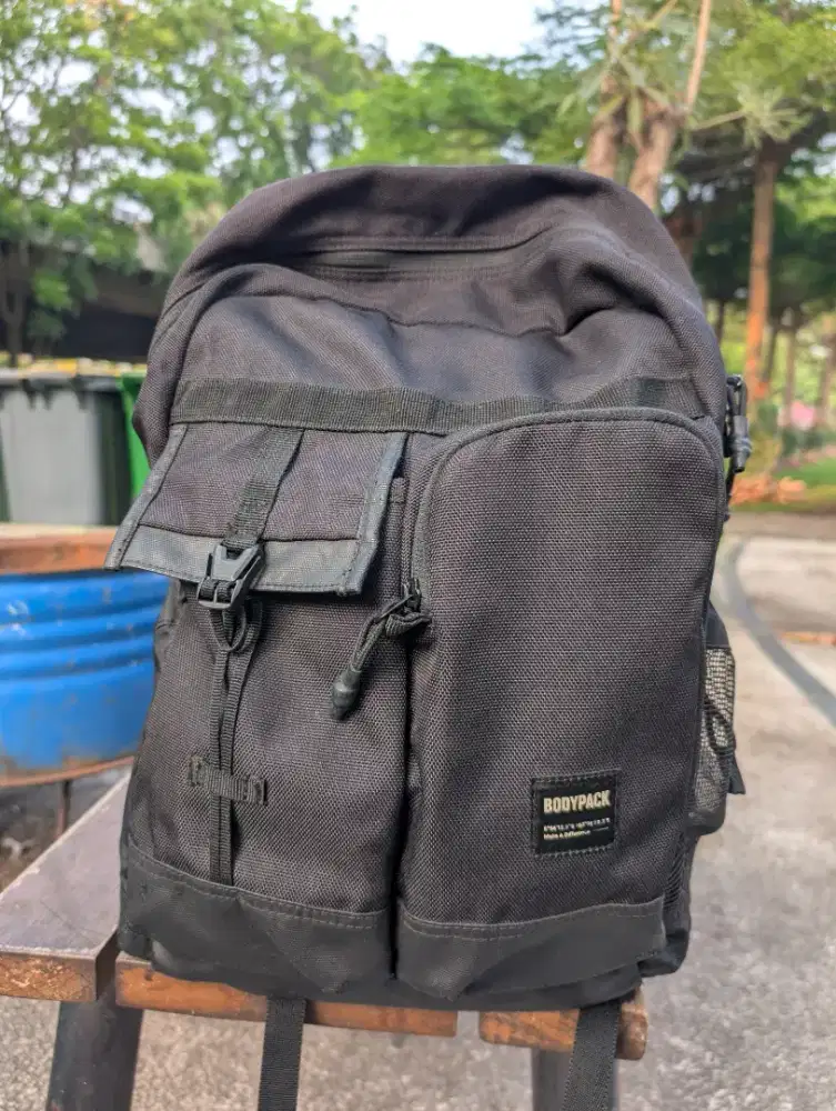 Tas bodypack ranviel laptop hitam bagus