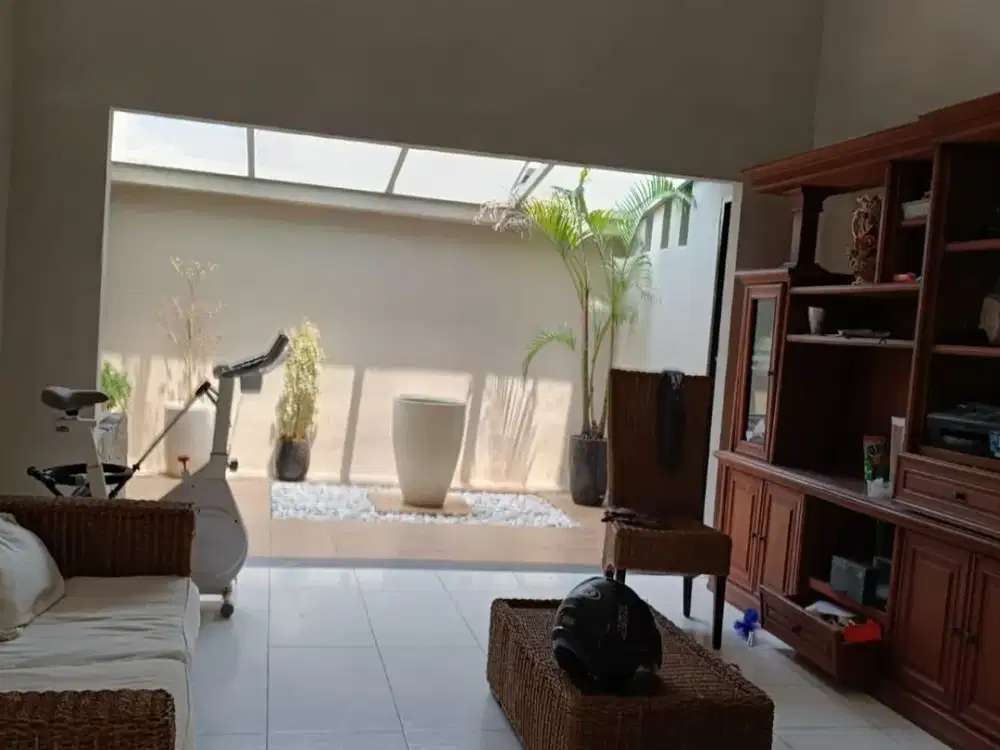 Dijual Rumah Bagus di Senayan Sektor 9 Bintaro