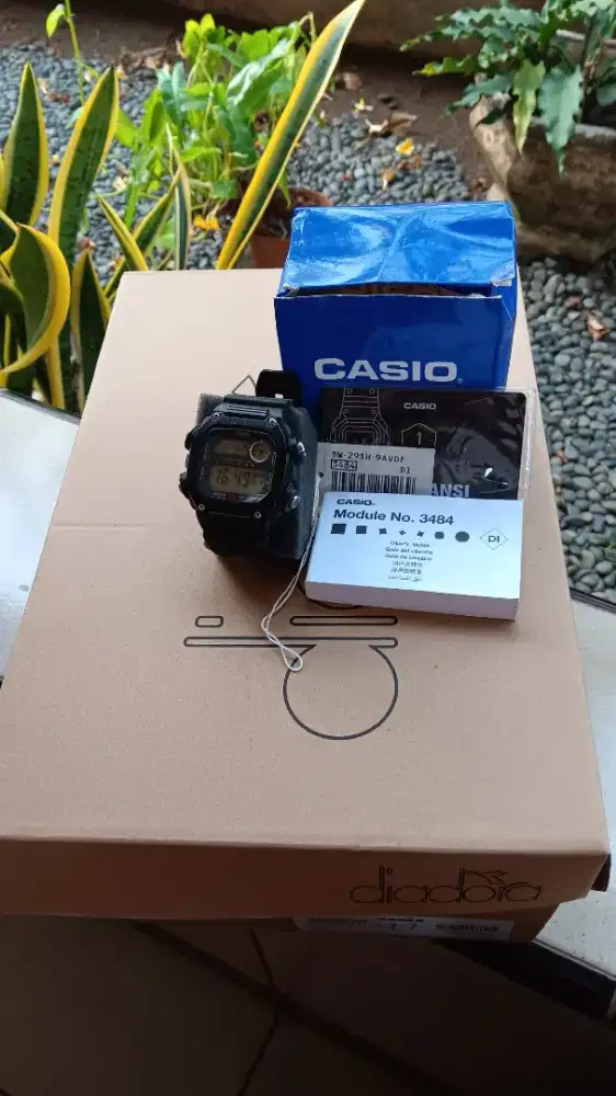 Sepatu Diadora & Jam G Shock