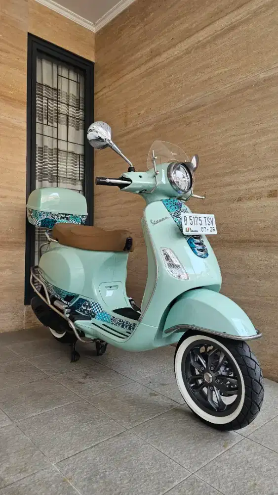 VESPA LX BATIK SPECIAL EDITION LOW KM