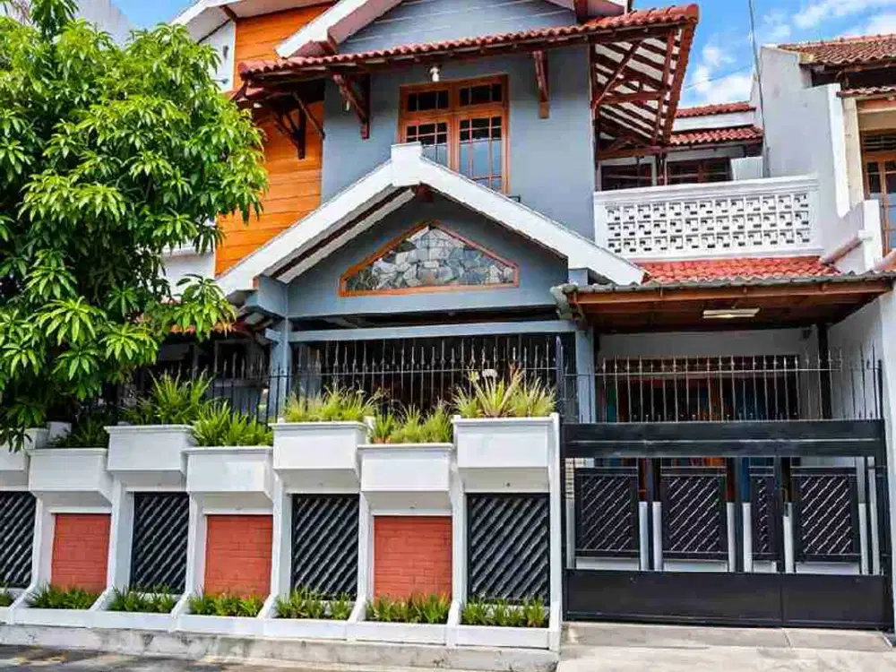 rumah2lantai tengah kota solo dikarangasem turun harga anjlok