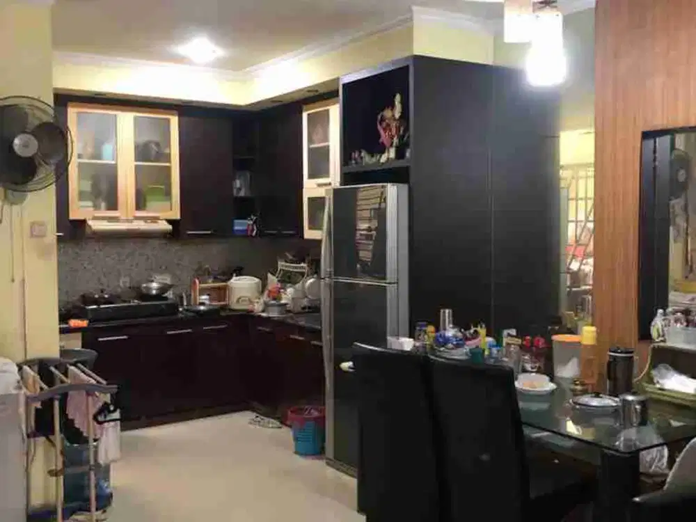 Dijual rumah siap huni lantai granite hadap selatan, kamar 3+1