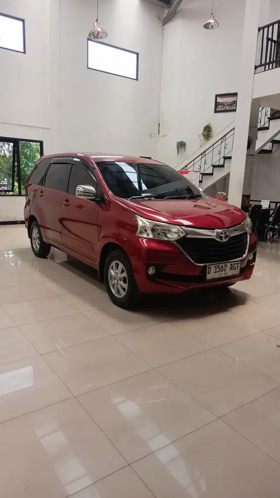 Grand Avanza G matic 2018 merah