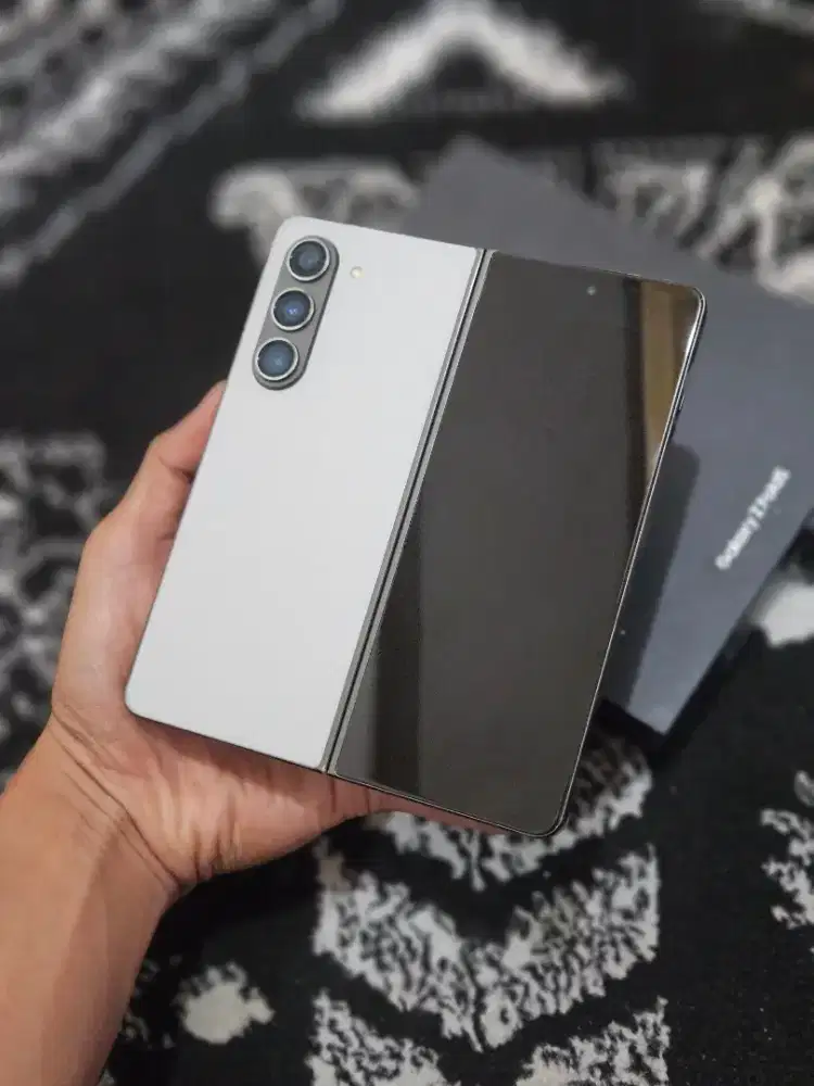 Samsung Z Fold 5 12/512GB Resmi Sein Grey Fullset