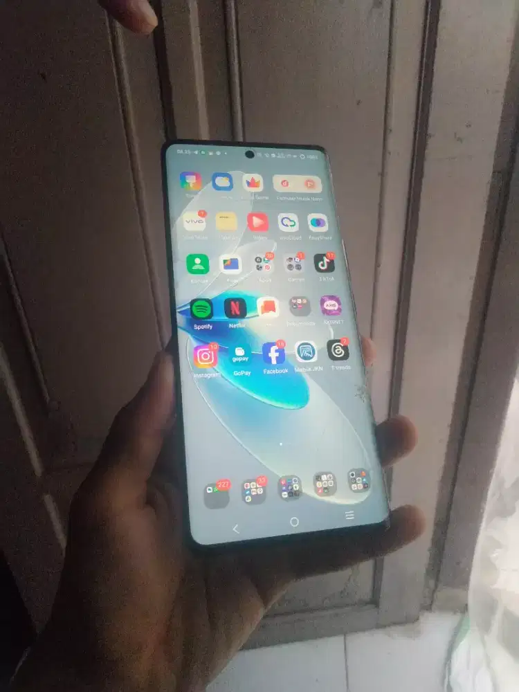 Dijual handphone VIVO V27 ram 8/256 GB