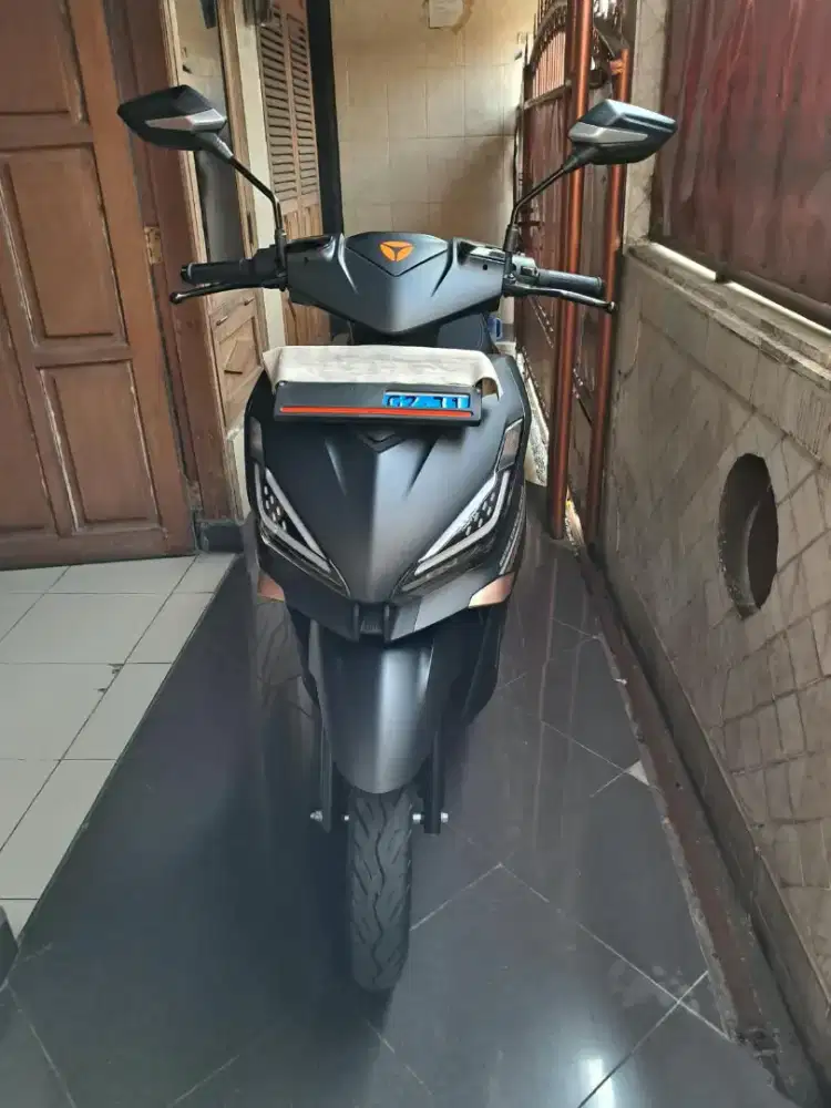 Motor Listrik Yadea Velax E 2026