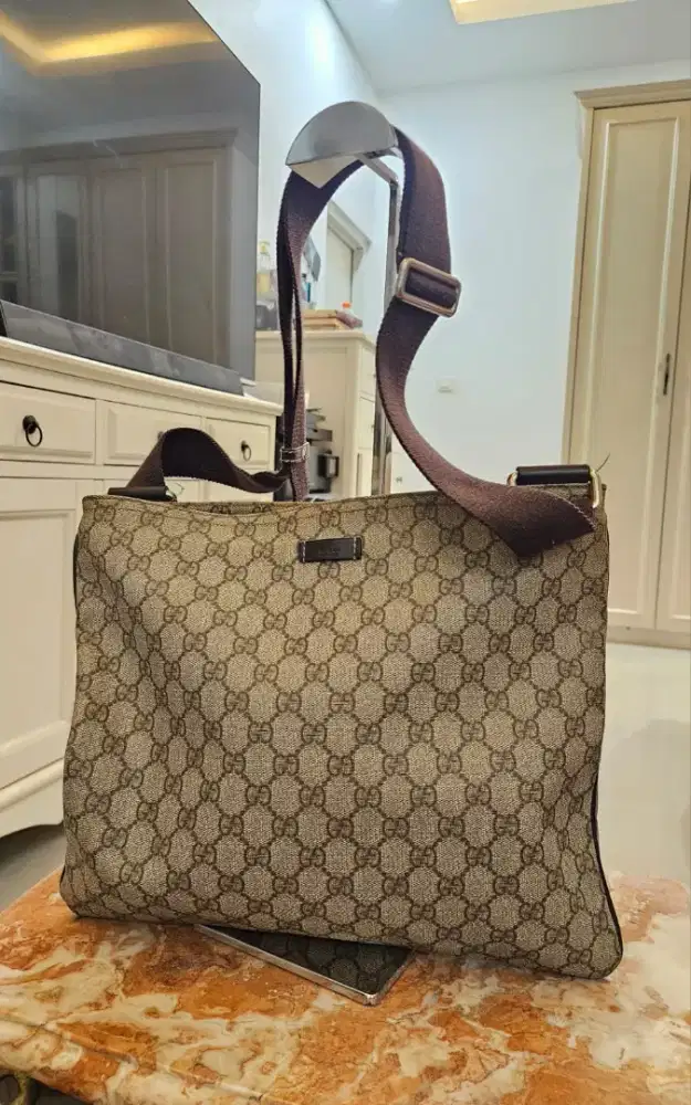 Dijual Gucci Messenger Bag - GG Monogram
