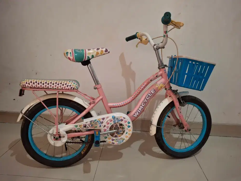 Sepeda anak perempuan merk. wimcycle