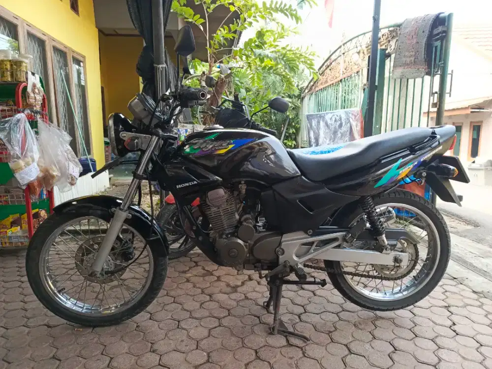 Honda Tiger 2000 Tahun 1998 Normal semua pajak hidup Stater nyala body