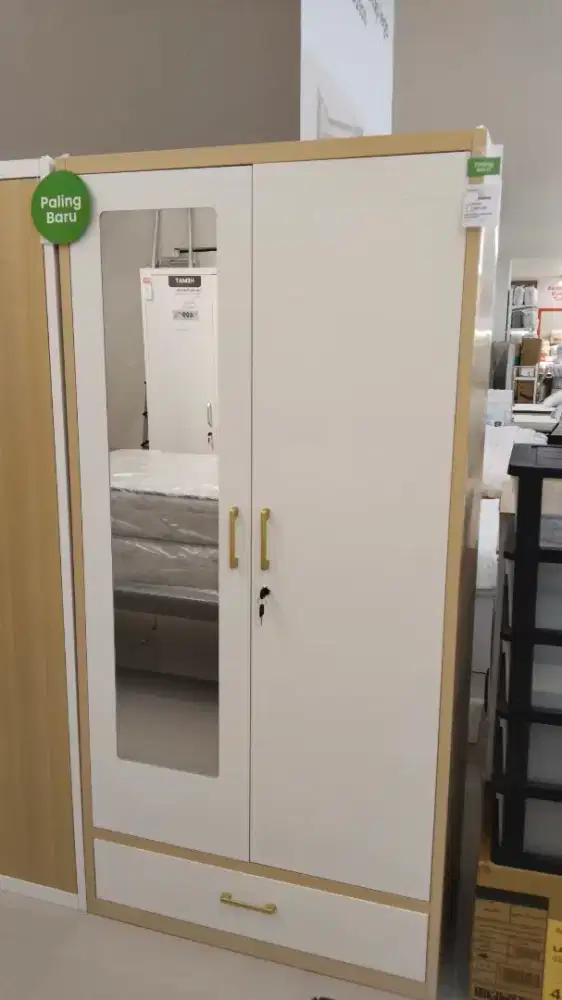 Lemari pakaian besi wade