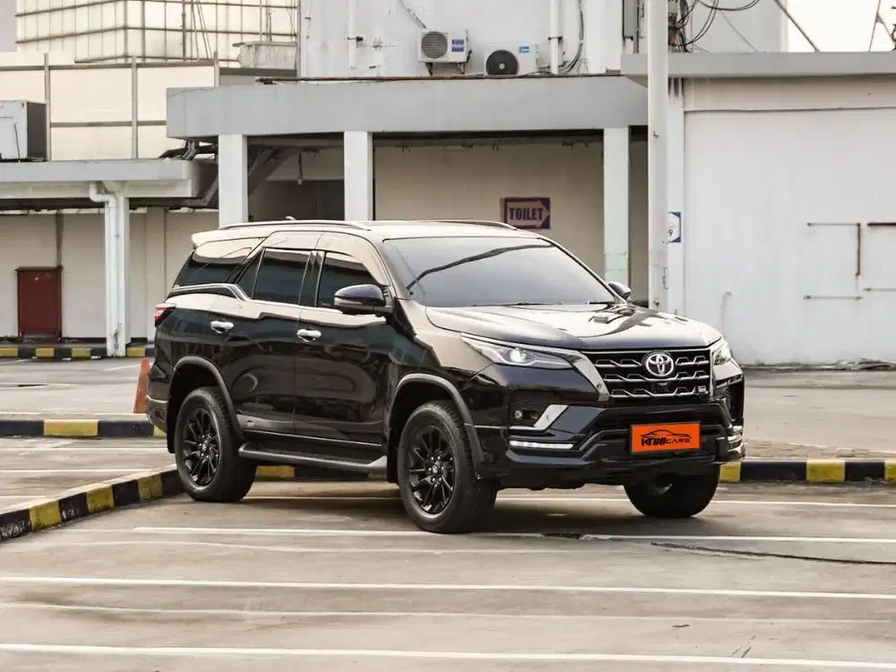 Toyota Fortuner GR 2.8 AT Tahun 2023 Km 29 Rb Record