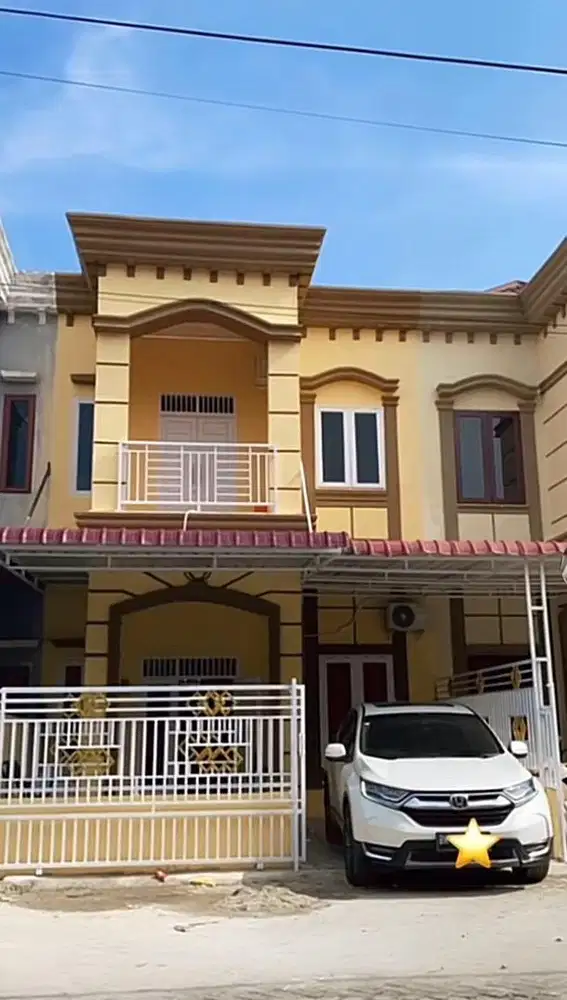 Rumah di patriot garden