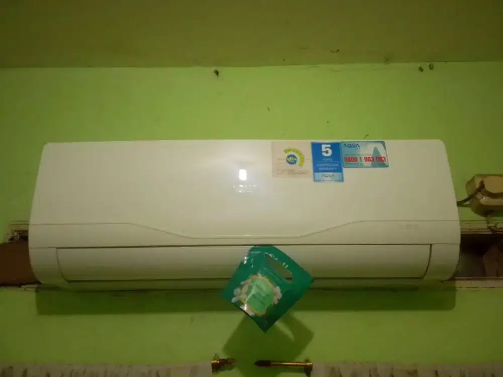 Jual AC merk Aqua setengah PK