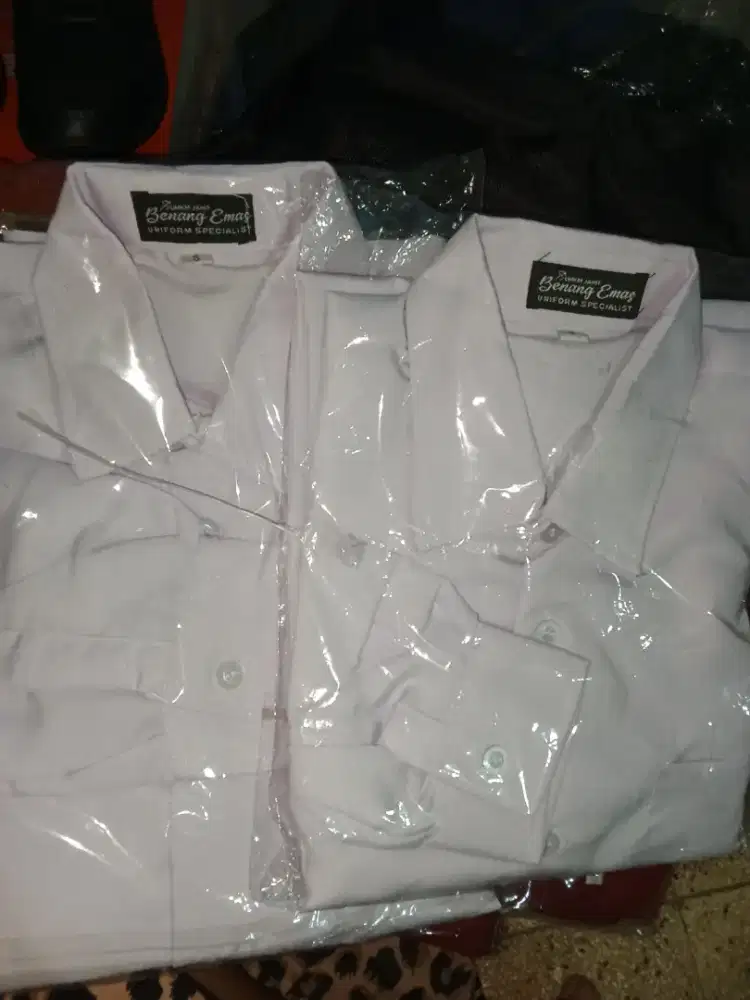 Seragam sekolah ukuran no 7 besar