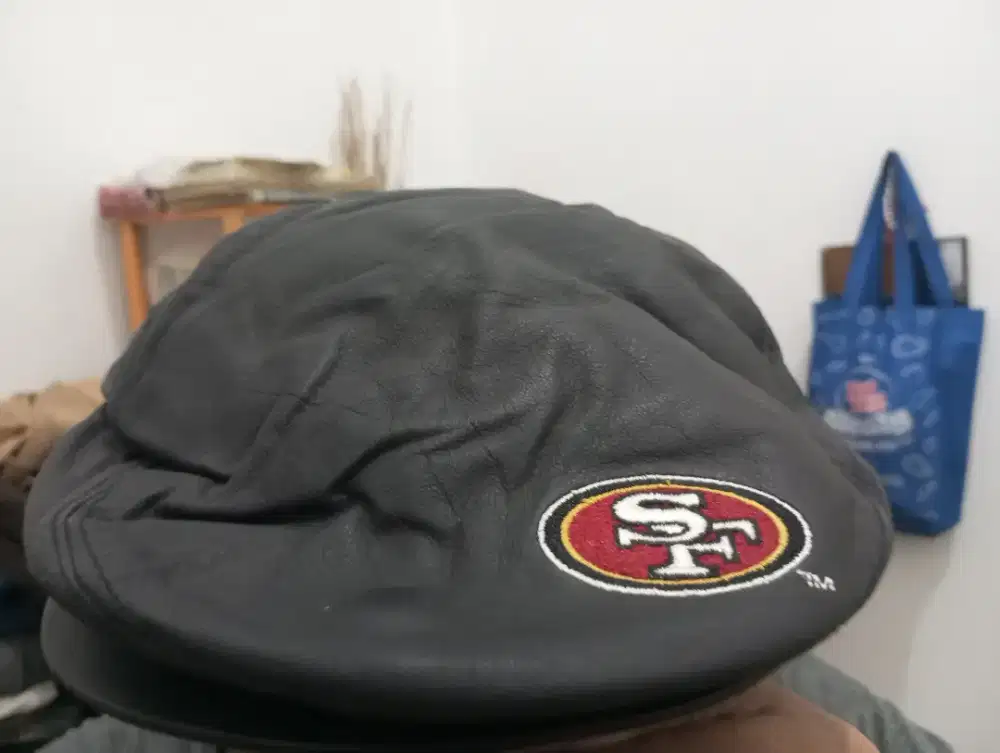 Topi SF type detective