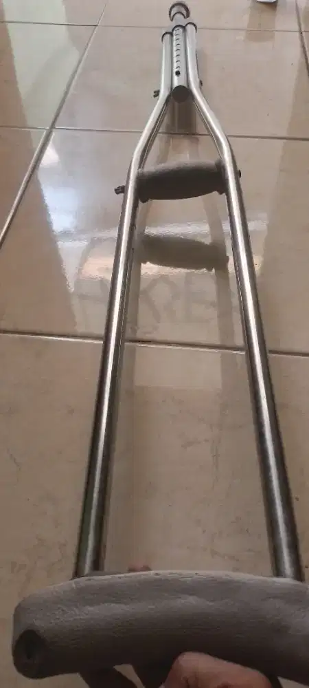 Tongkat  kaki 1tangan