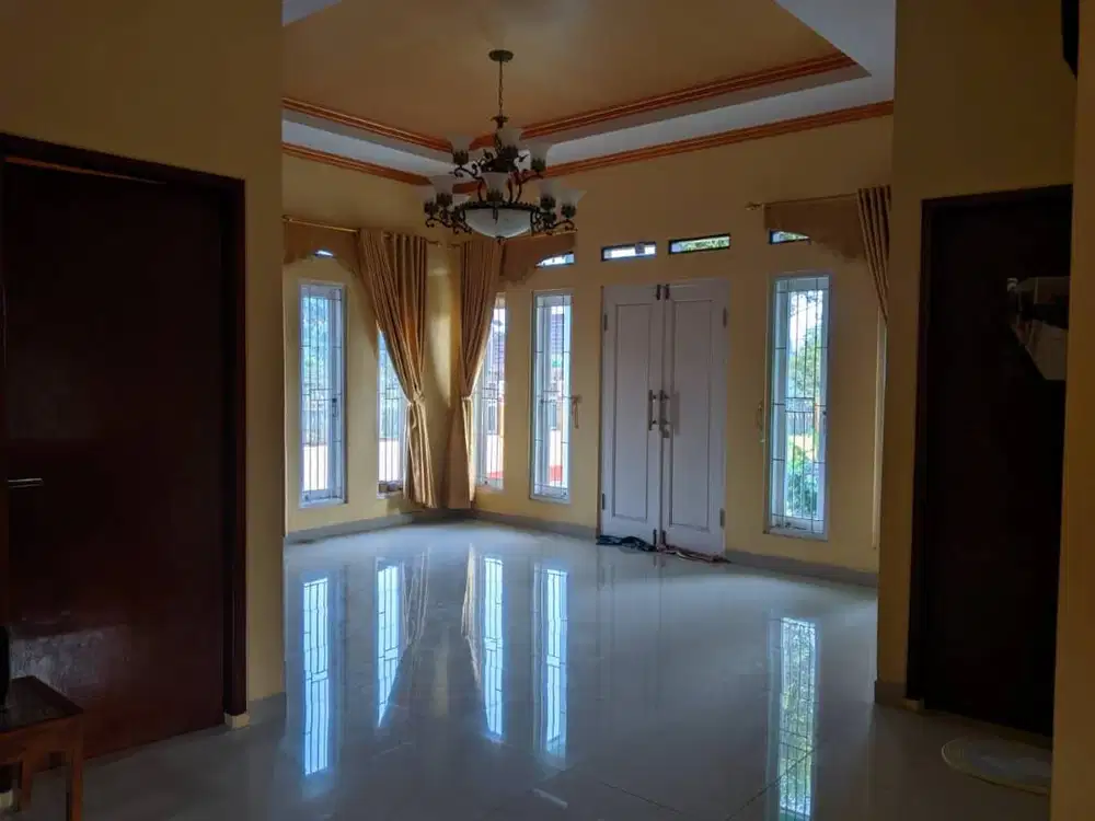 Jual Villa Di Bogor Adem dan Asri
