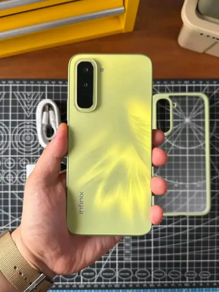 Infinix Hot 70 4+4/128