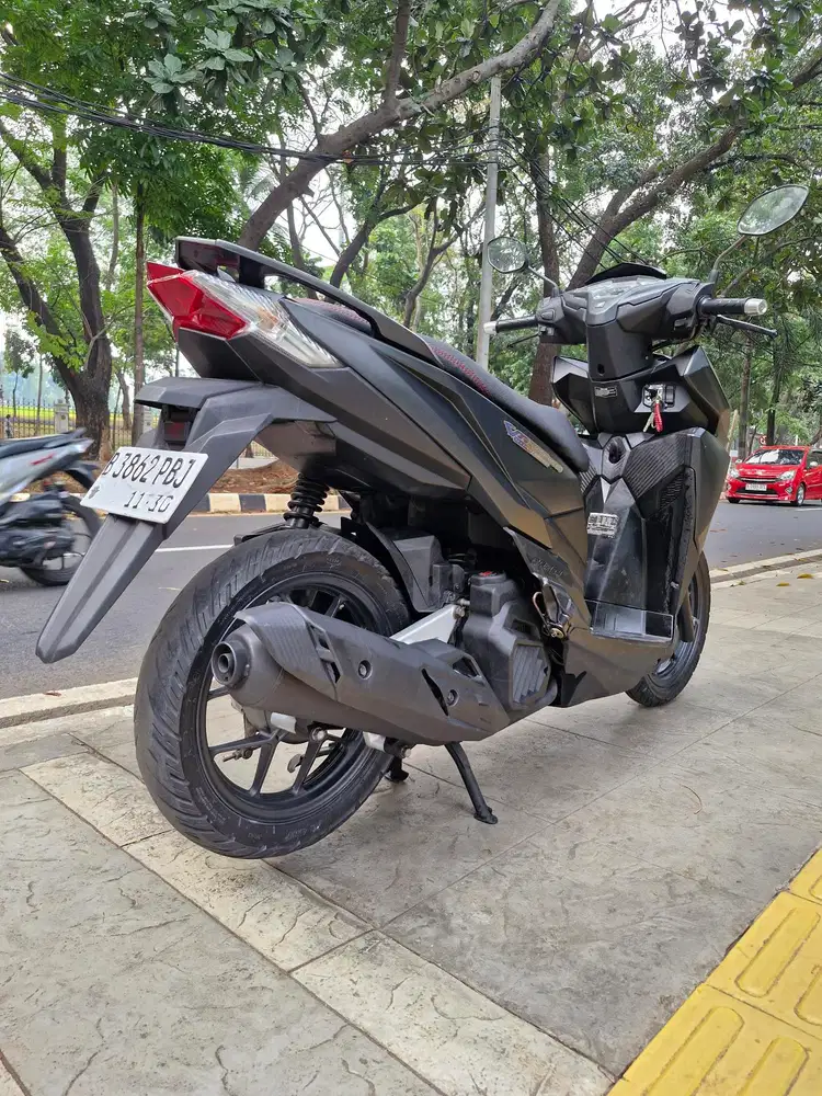 DIJUAL CASH HONDA VARIO 150 LED OLD THN 2015 PJK IDUP SIAP PAKAI