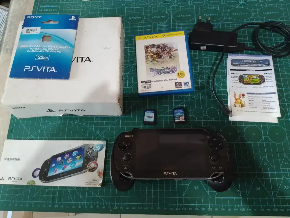 Sony PS Vita Fat OLED PCH-1000 Fullset Box Memory Ori 32GB + 2 Game