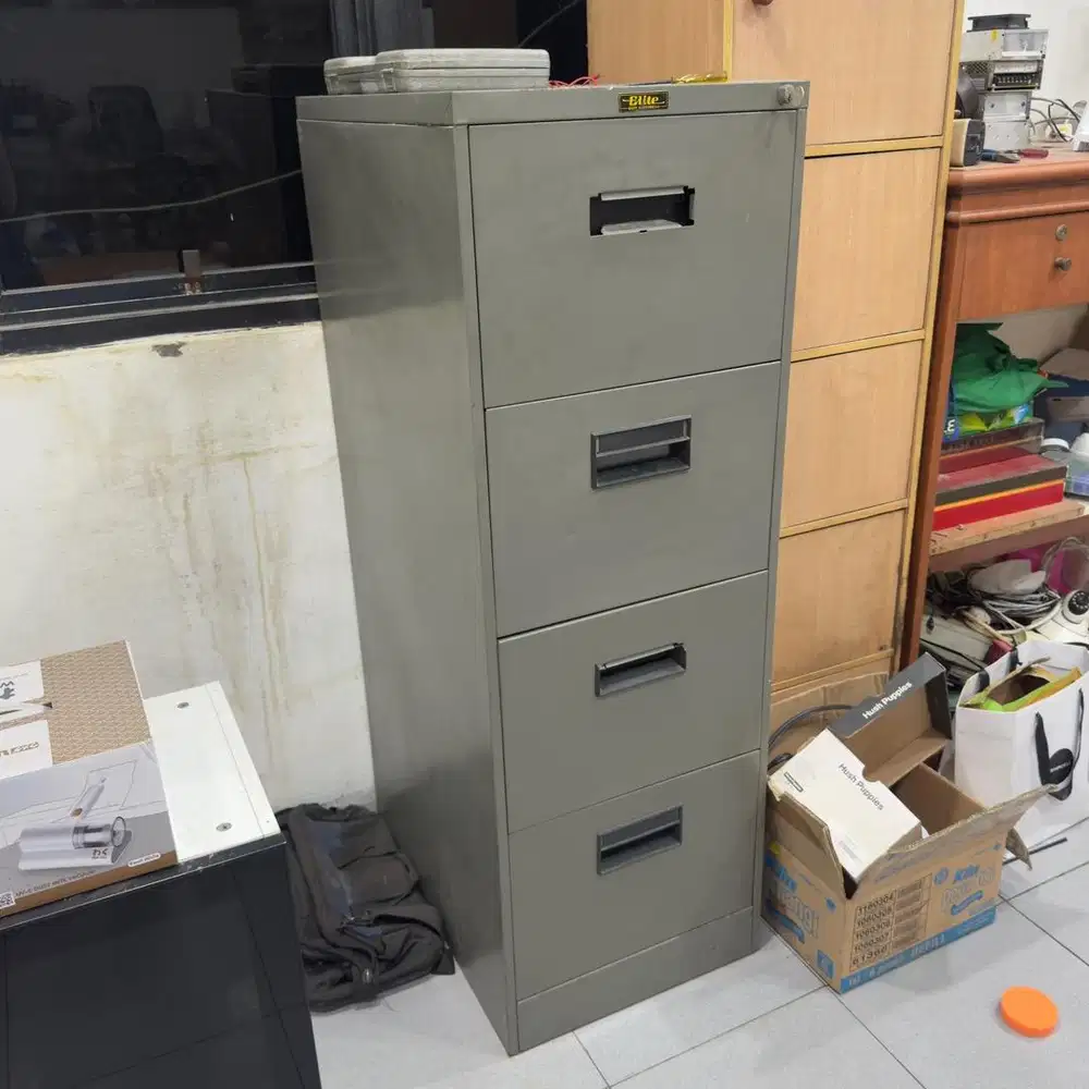 LACI CABINET BESI