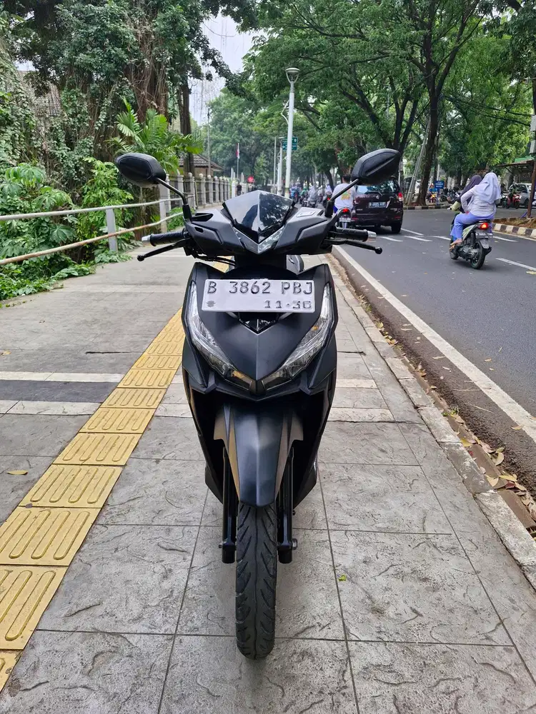 DIJUAL CASH HONDA VARIO 150 LED OLD THN 2015 PJK IDUP SIAP PAKAI