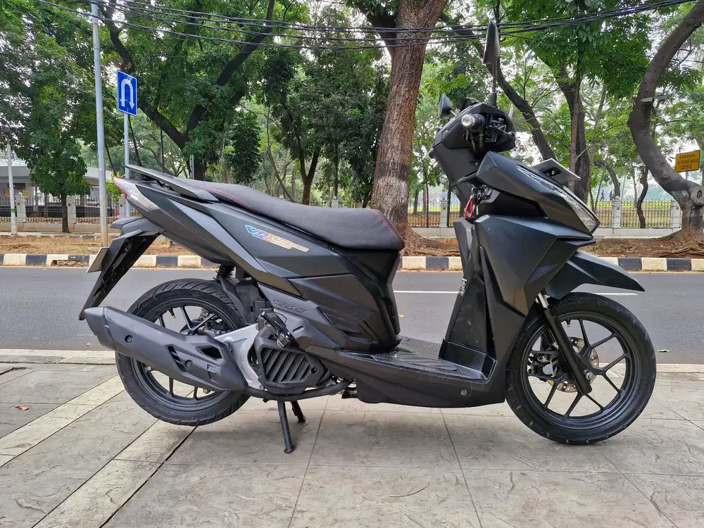 DIJUAL CASH HONDA VARIO 150 LED OLD THN 2015 PJK IDUP SIAP PAKAI