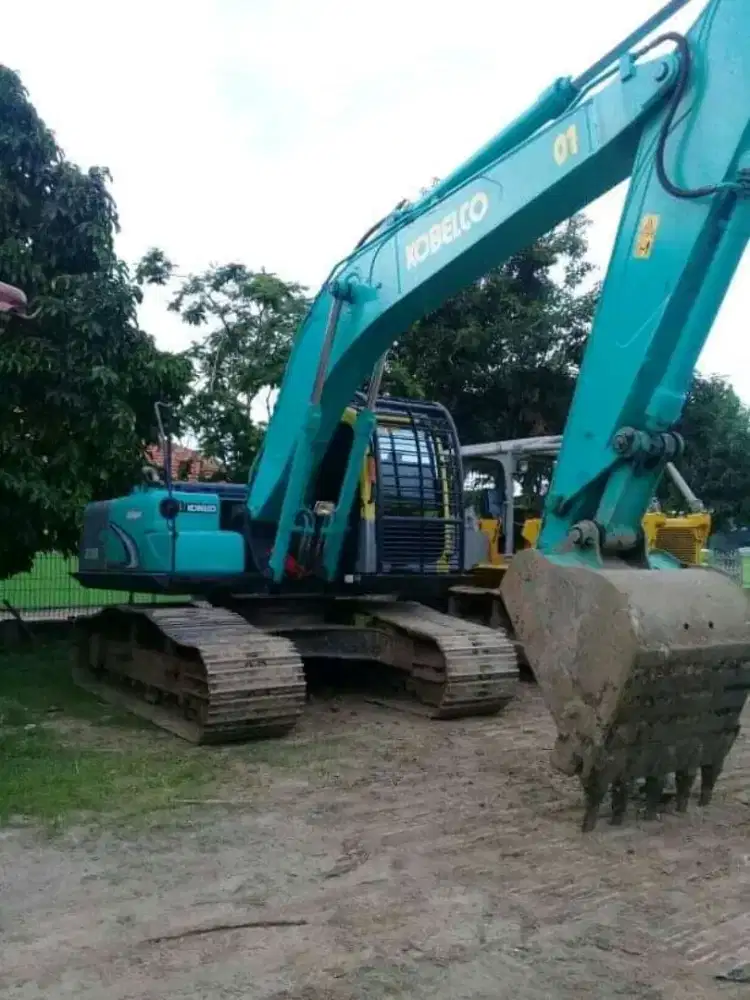 Excavator becko PC50 breaker vibro dozer wales crane dumptruck
