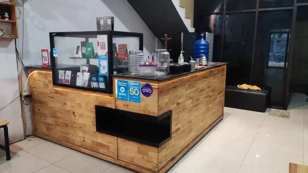Meja bar coffeeshop