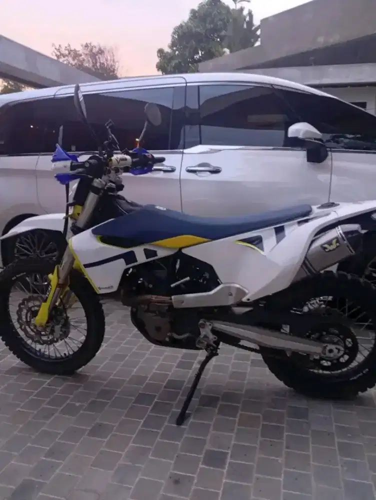 Di jual husqivarna 701