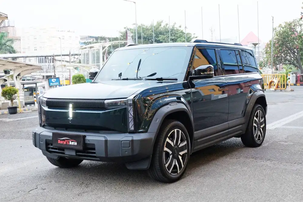 Low km Like New Chery J6 IWD 4x4 Premium Long Range 2025