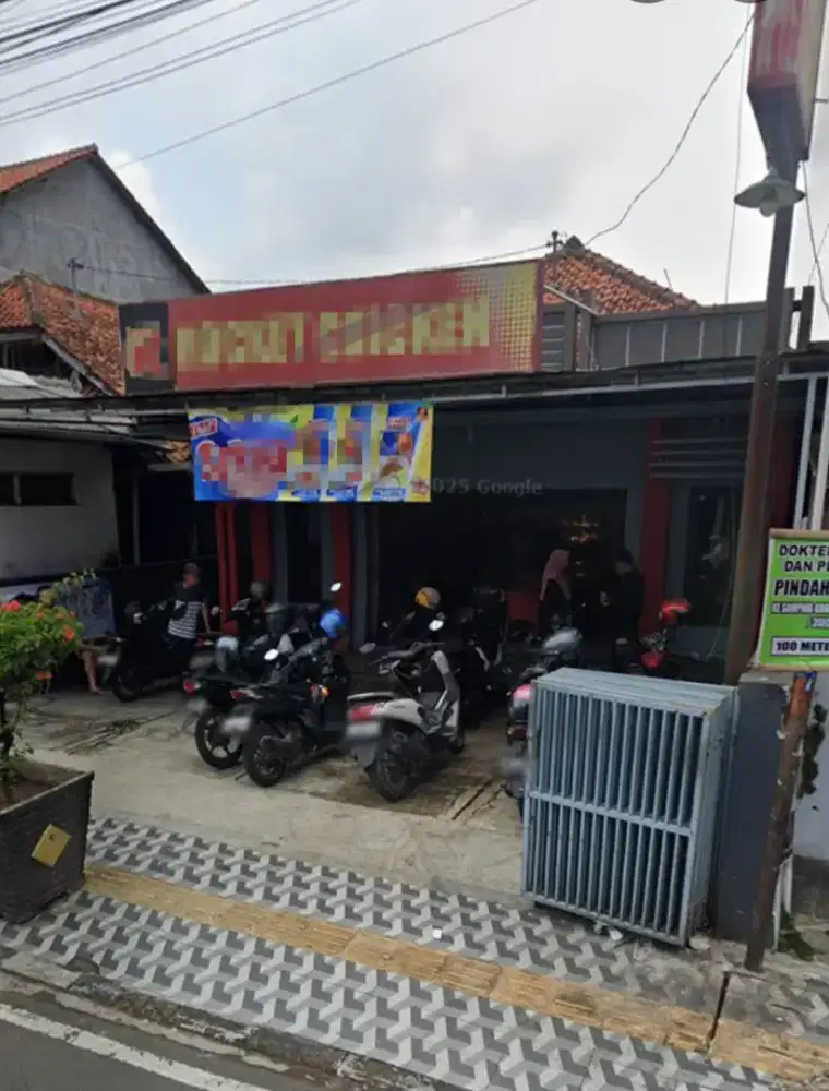 Disewakan Rumah/Toko di tengah kota kuningan