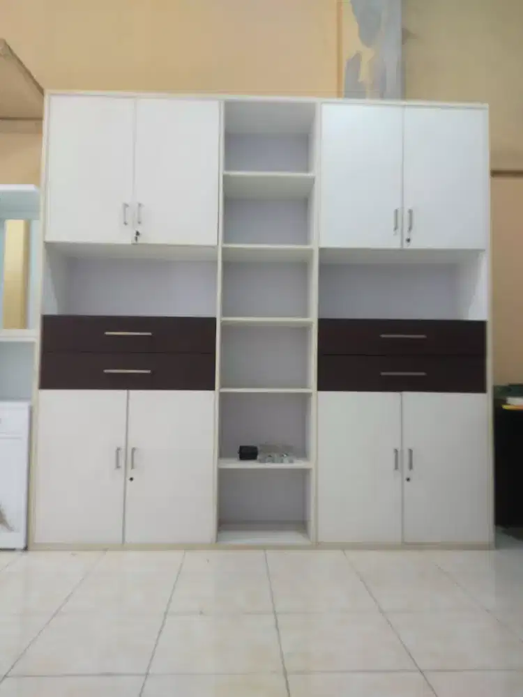 Lemari Kantor File Arsip Buku