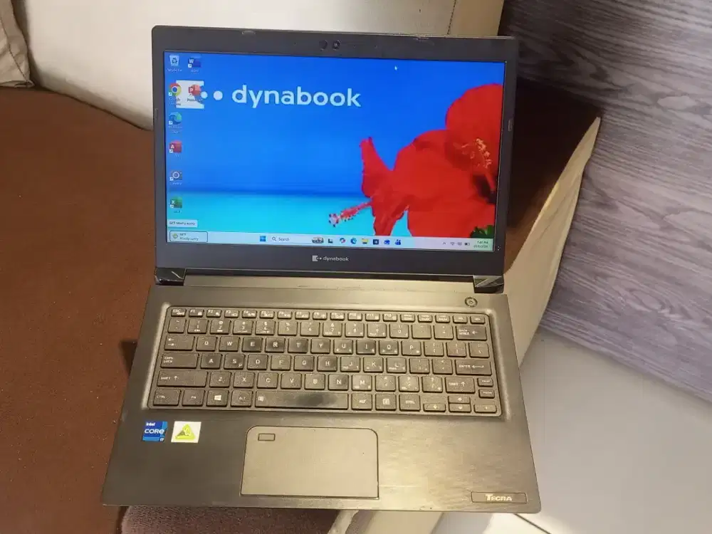 Dynabook Tecra A30| i7-1165G7 | Ram 8/256 GB