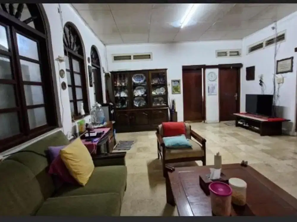 DIJUAL RUMAH PREMIUM DI JL. KERINCI KEBAYORAN BARU, LOKASI STRATEGIS!