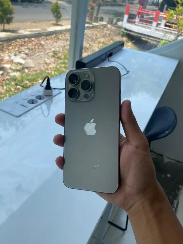 iPhone 15 PM iBox
