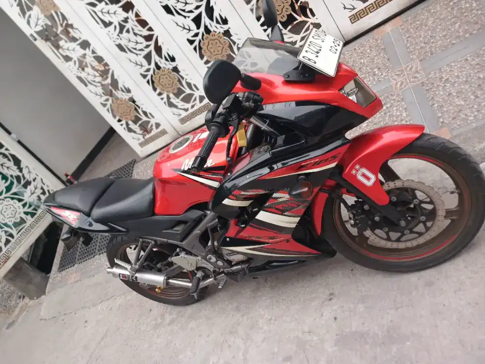 Kawasaki Ninja RR 2014 ss lengkap pajak hidup Kilometer 8 Ribuan Asli