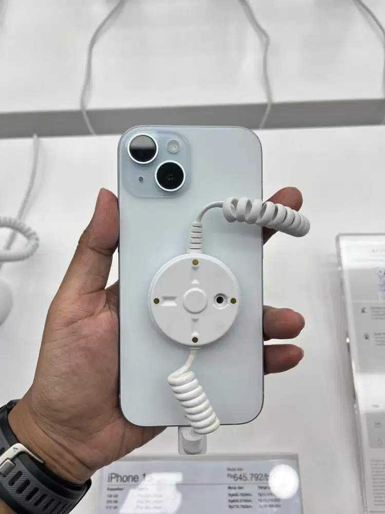 iPhone 15 ( Apple )