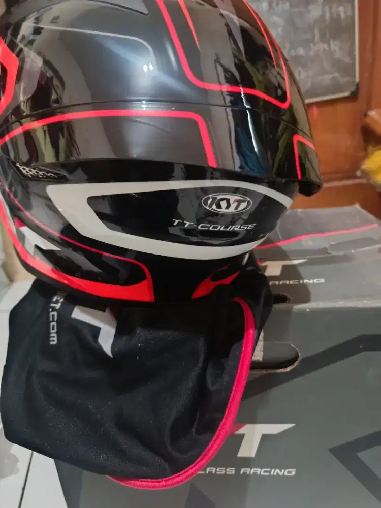 Helm KYT TT COURSE